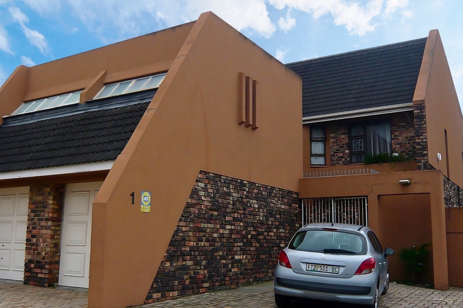 4 Bedroom Property for Sale in Southernwood Eastern Cape